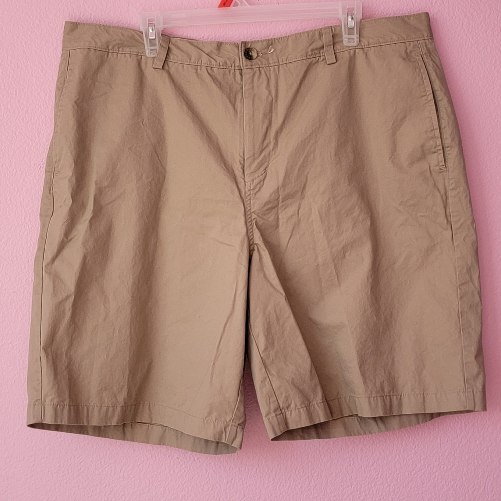 DISNEY MENS SHORTS/SIZE 40.